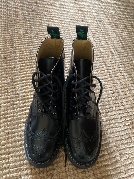 Solovair Black Hi-Shine 6 Eye Brogue Boot main image 4